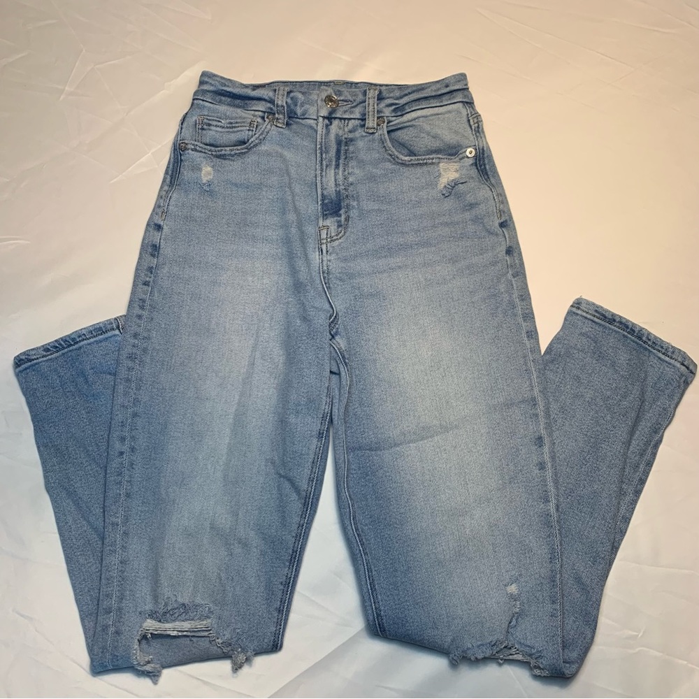 American Eagle Ripped Curvy Mom Jeans